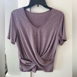 Lululemon cropped tee. Never worn. Size 8.
